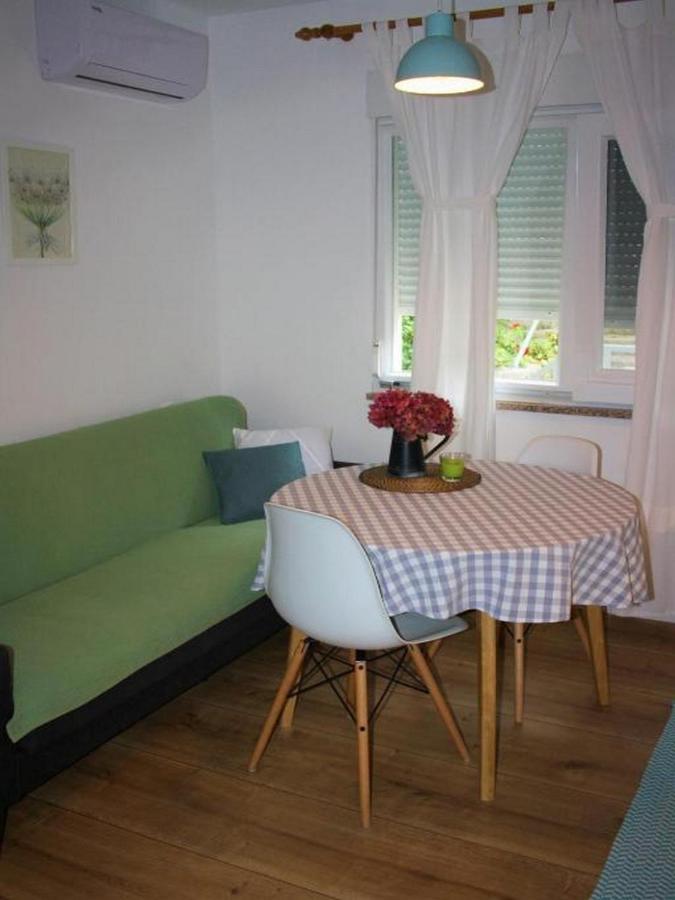 Apartmani Melita Malinska Exterior foto